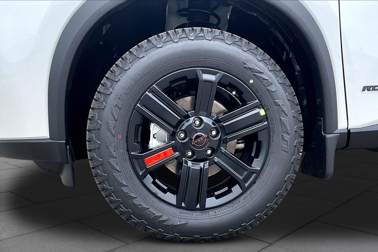 New 2026 Everest White Pearl TriCoat Nissan Rock Creek image 9