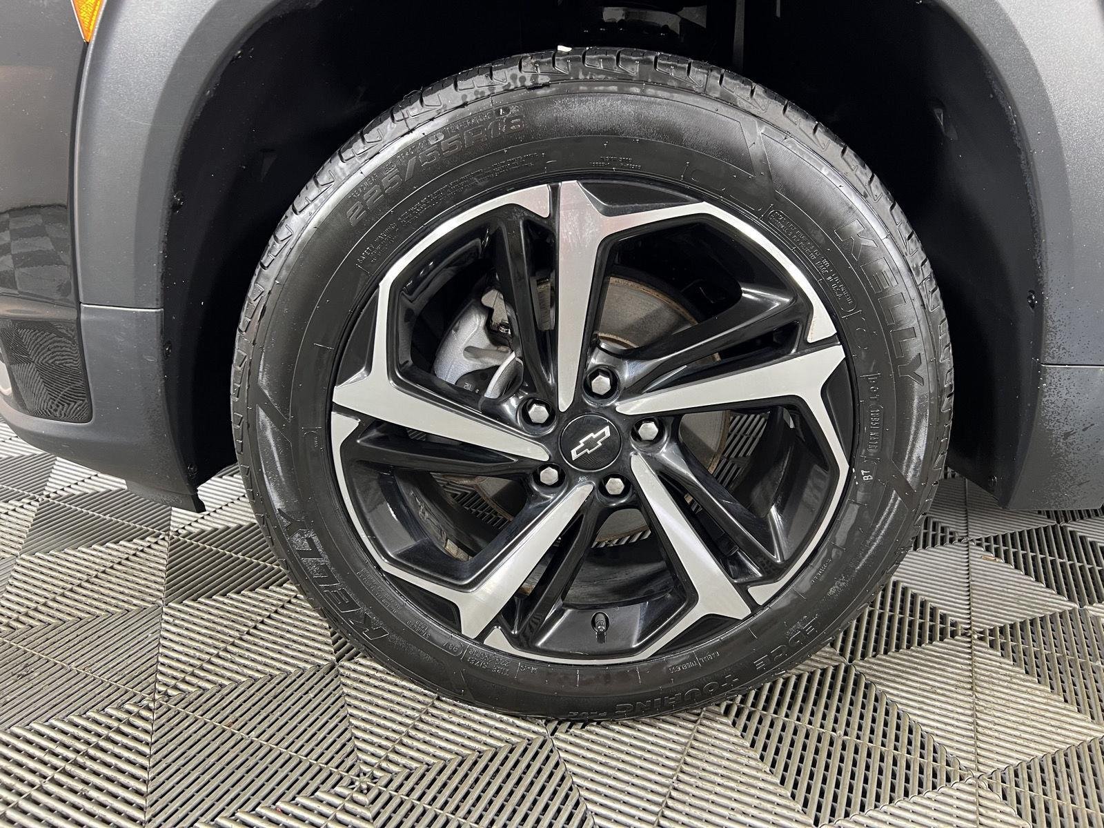 Used 2022 Mosaic Black Metallic Chevrolet RS image 24