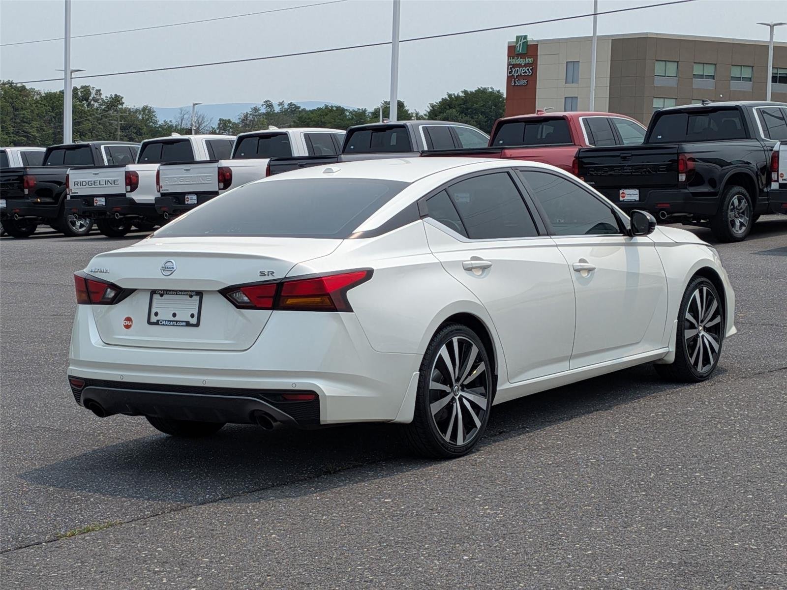 Used 2020 Pearl White Tricoat Nissan 2.5 SR image 5