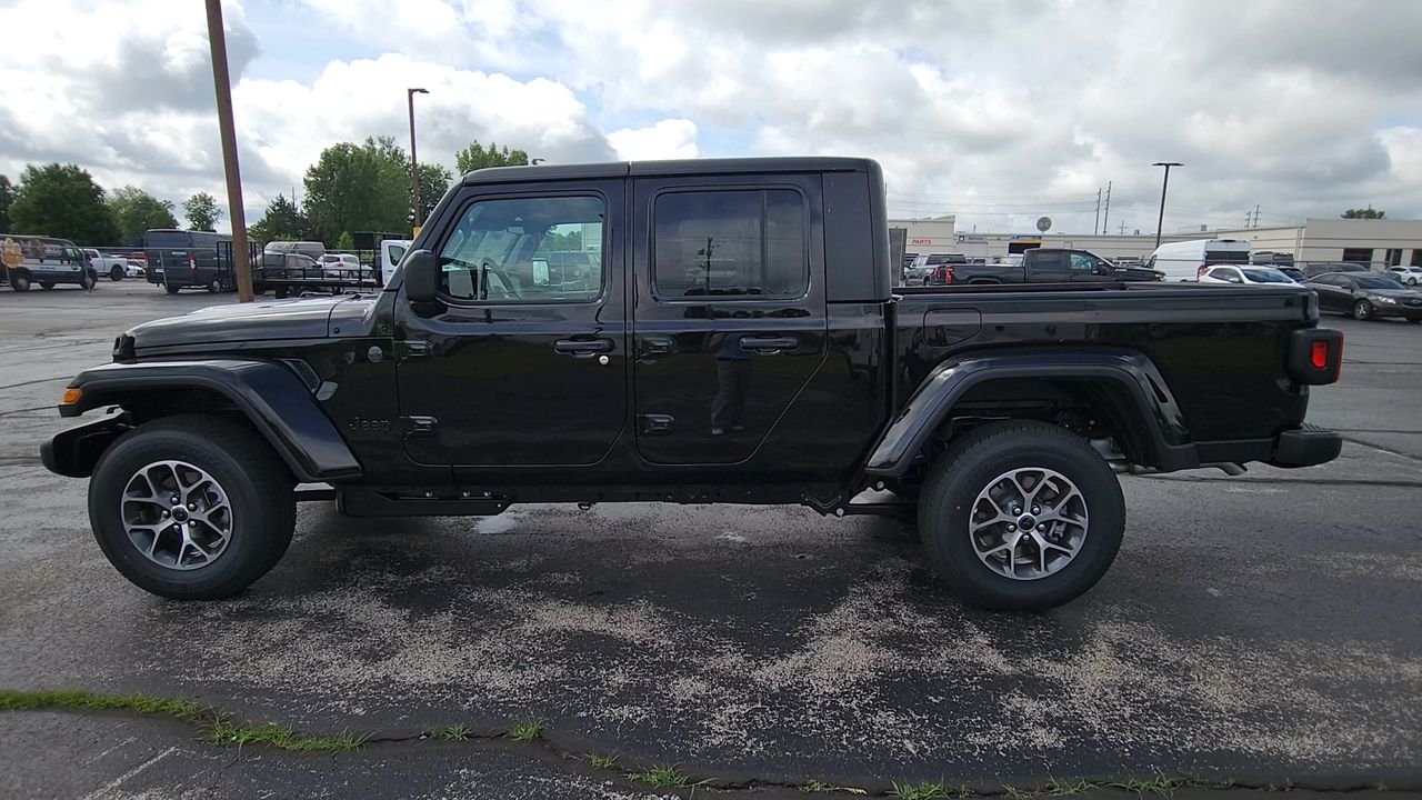 New 2026 Black Clear-Coat Exterior Paint Jeep Sport S image 5