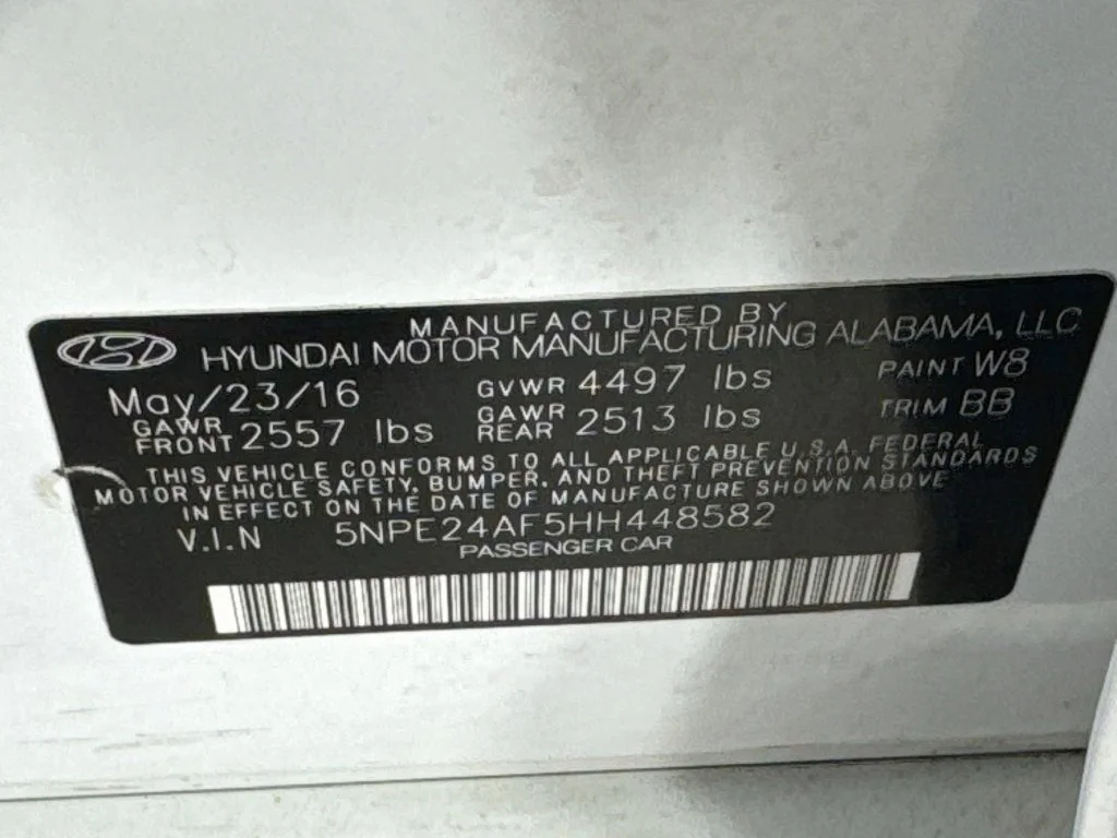 Used 2017 Quartz White Pearl Hyundai SE image 36