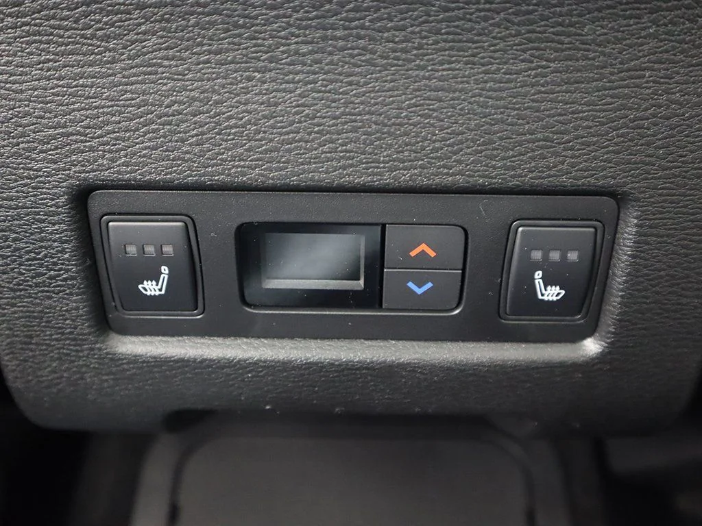 2025 Mitsubishi Outlander Plug-in Hybrid Platinum Edition - Photo 60