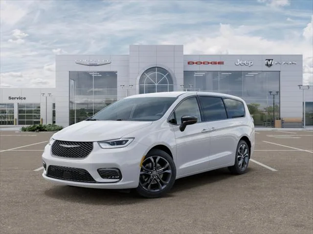 2026 Chrysler Pacifica Select's photo