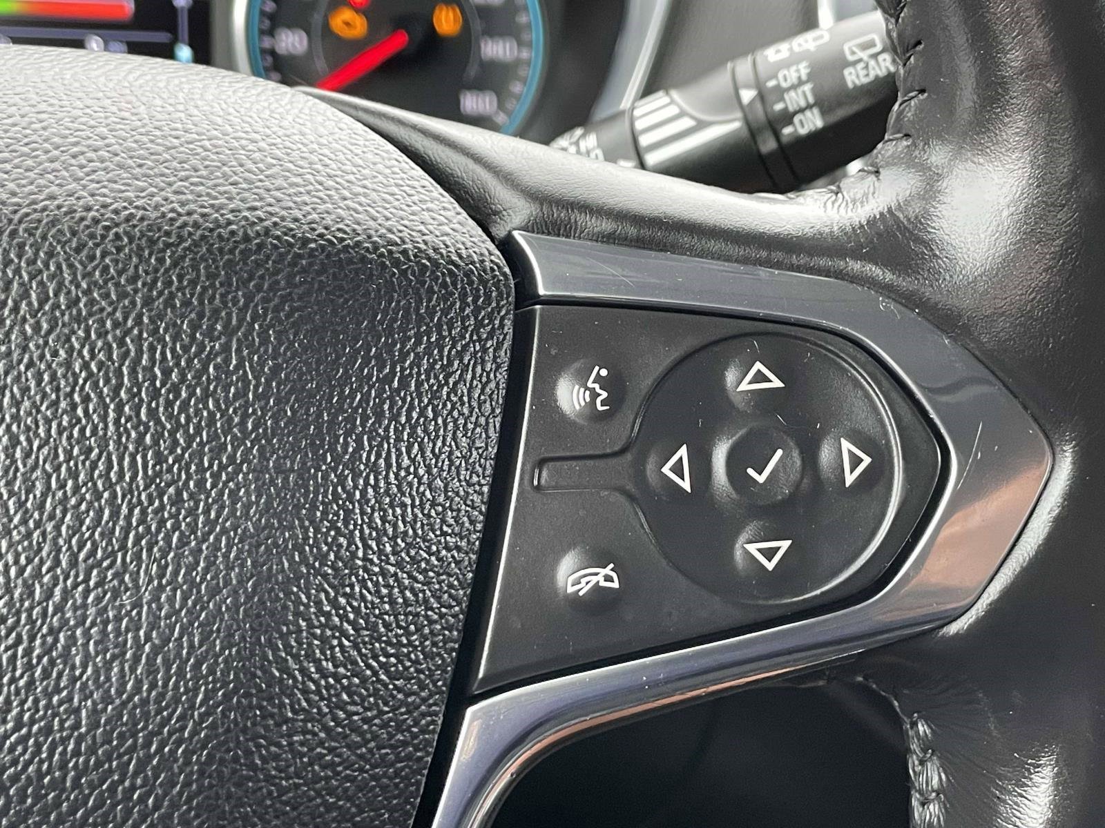 Used 2019 Summit White Chevrolet LT Cloth image 26