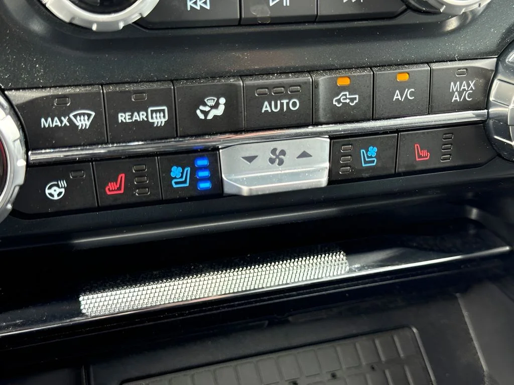 Used 2025 Red Ford Lariat image 13