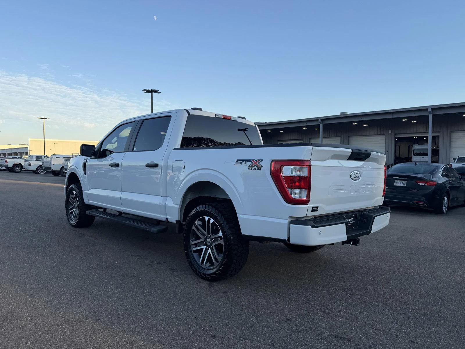 Used 2021 Oxford White Ford XL image 4