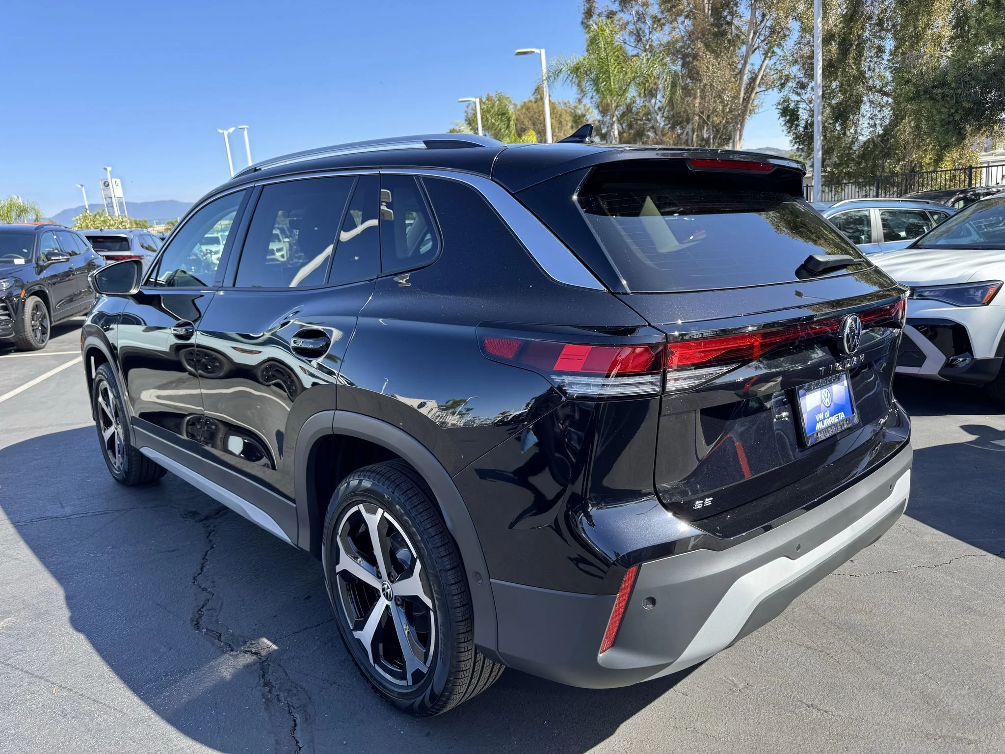 New 2026 Deep Black Pearl Volkswagen SE image 6