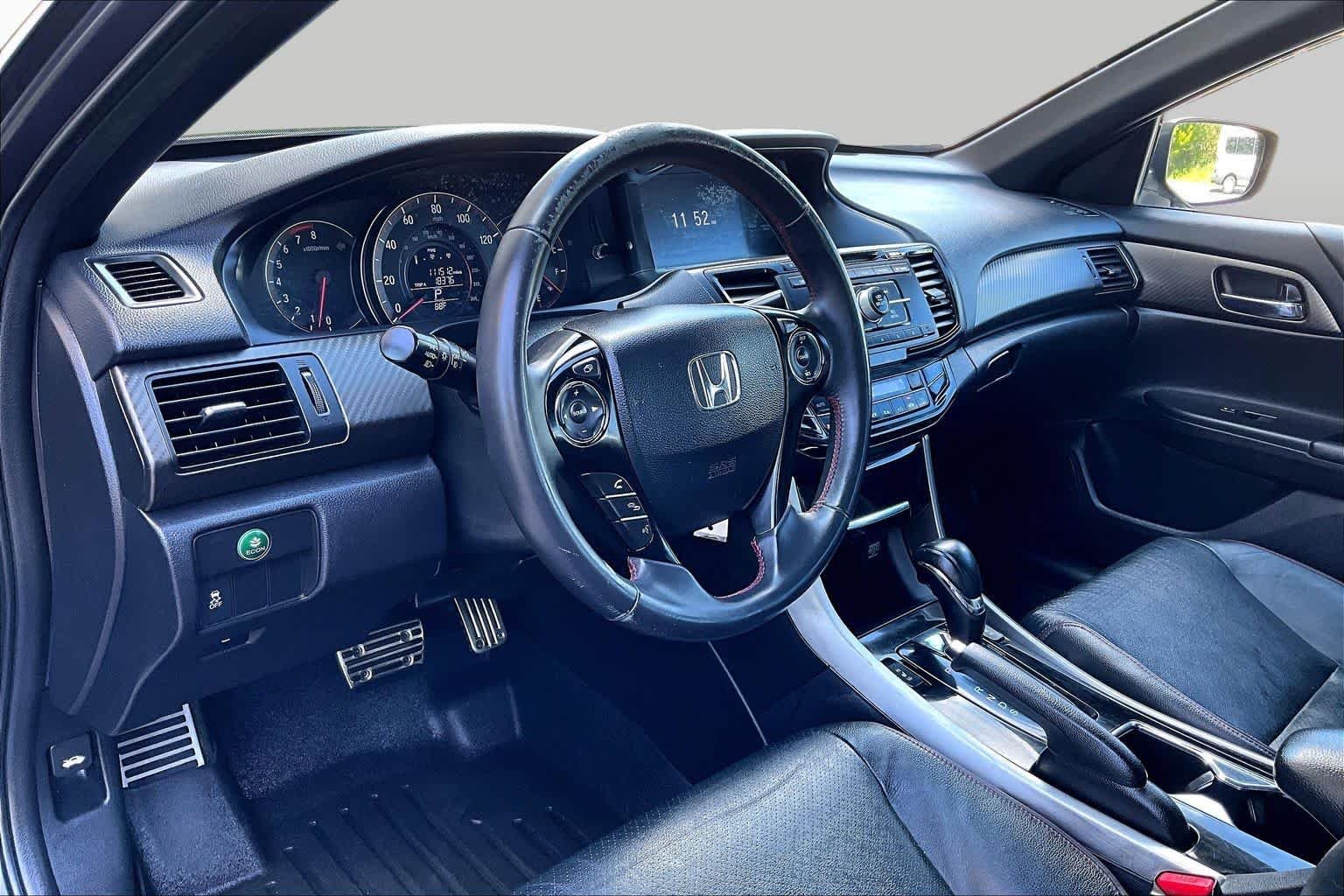 Used 2017 Modern Steel Metallic Honda Sport SE image 18