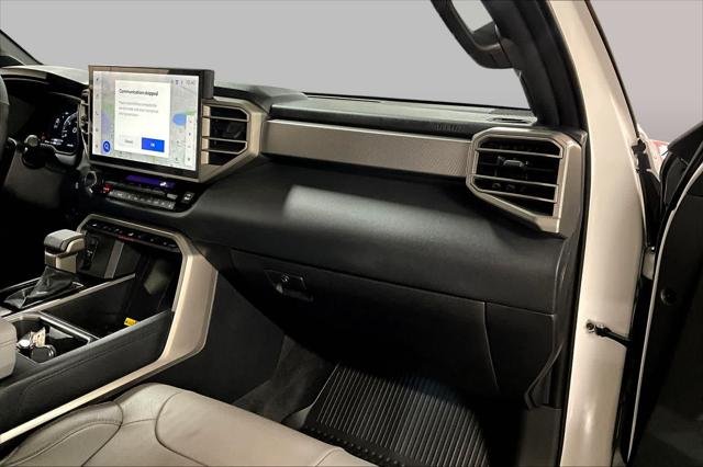 Certified Used 2026 WIND CHILL PEARL Toyota  image 17