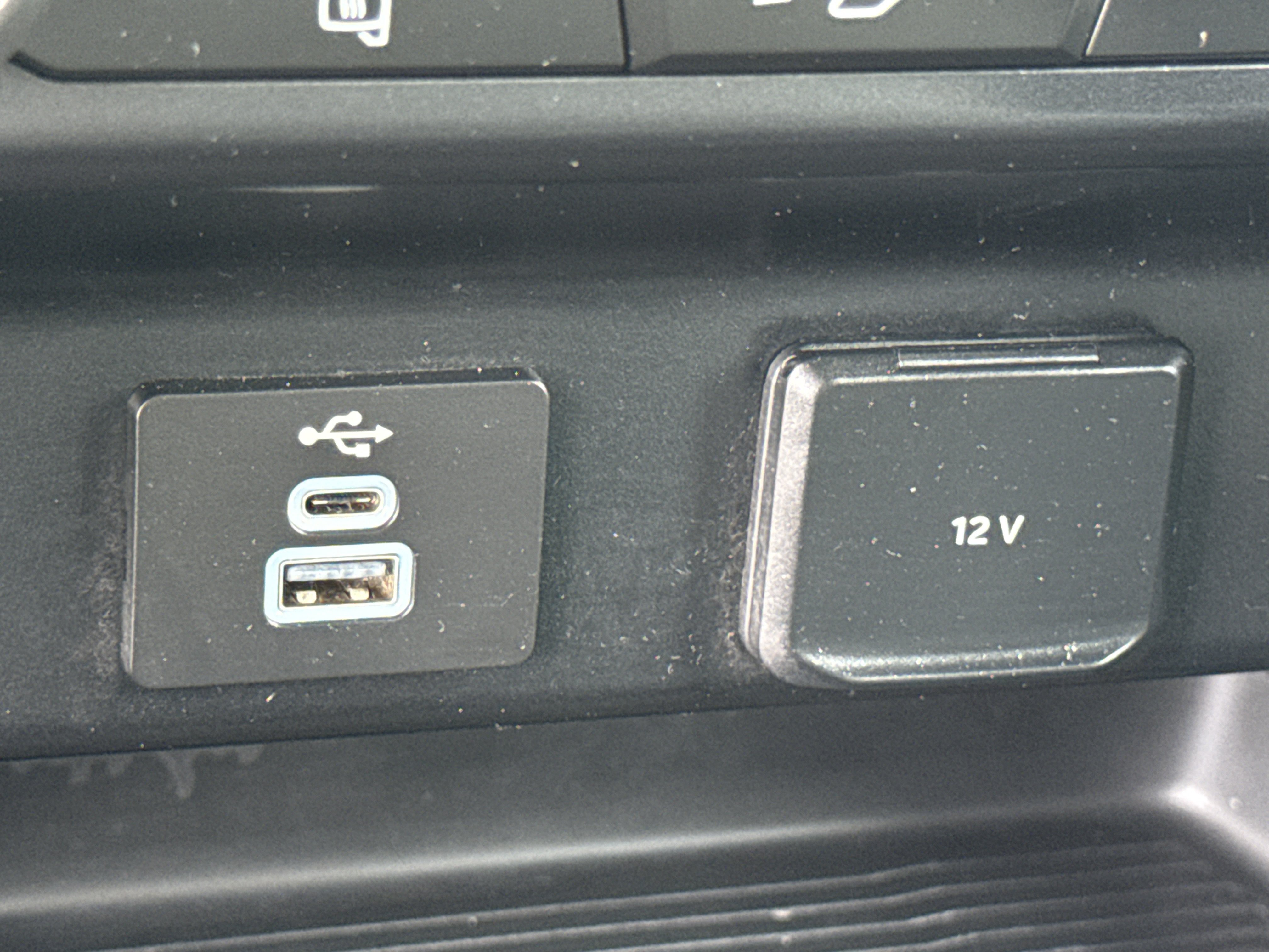 Used 2025 Oxford White Ford XLT image 36