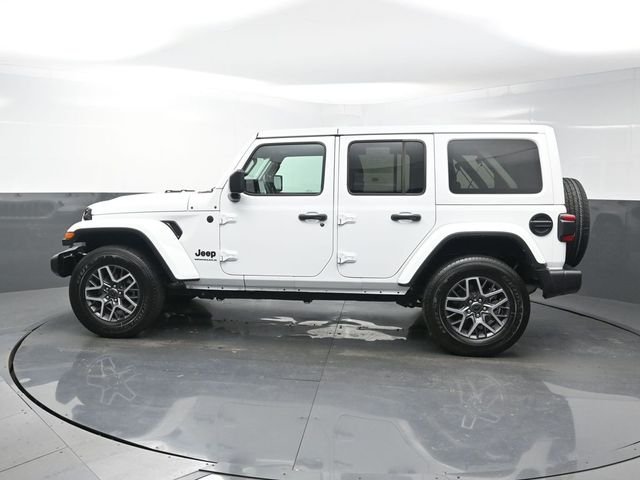 Used 2025 White Jeep Sahara image 4
