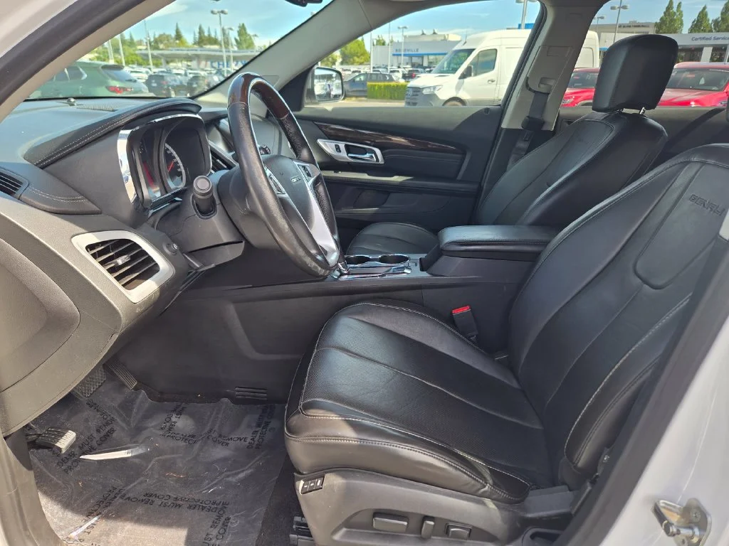 Used 2016 White Frost GMC Denali image 15