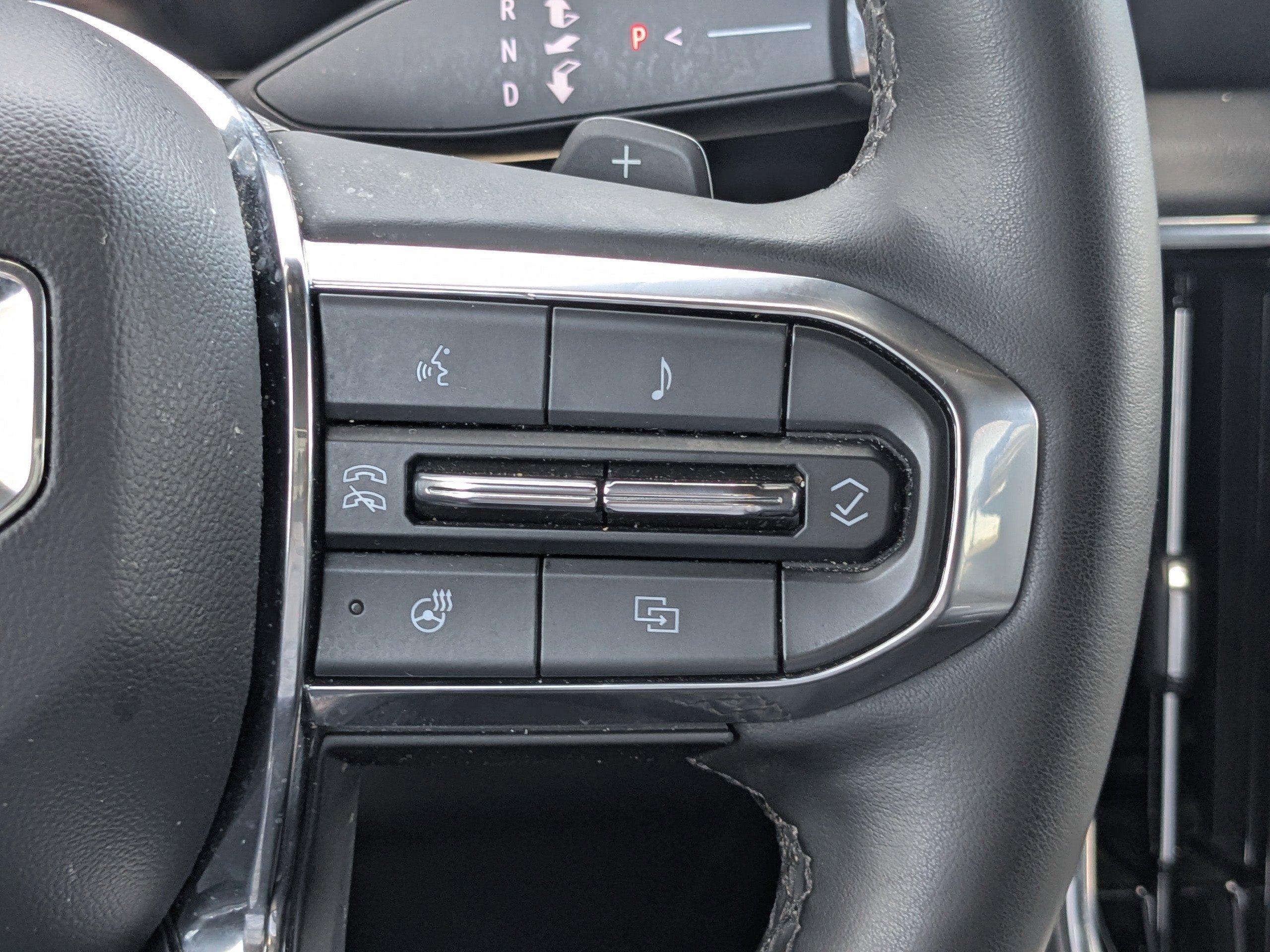 2025 GMC Yukon Denali - Photo 24