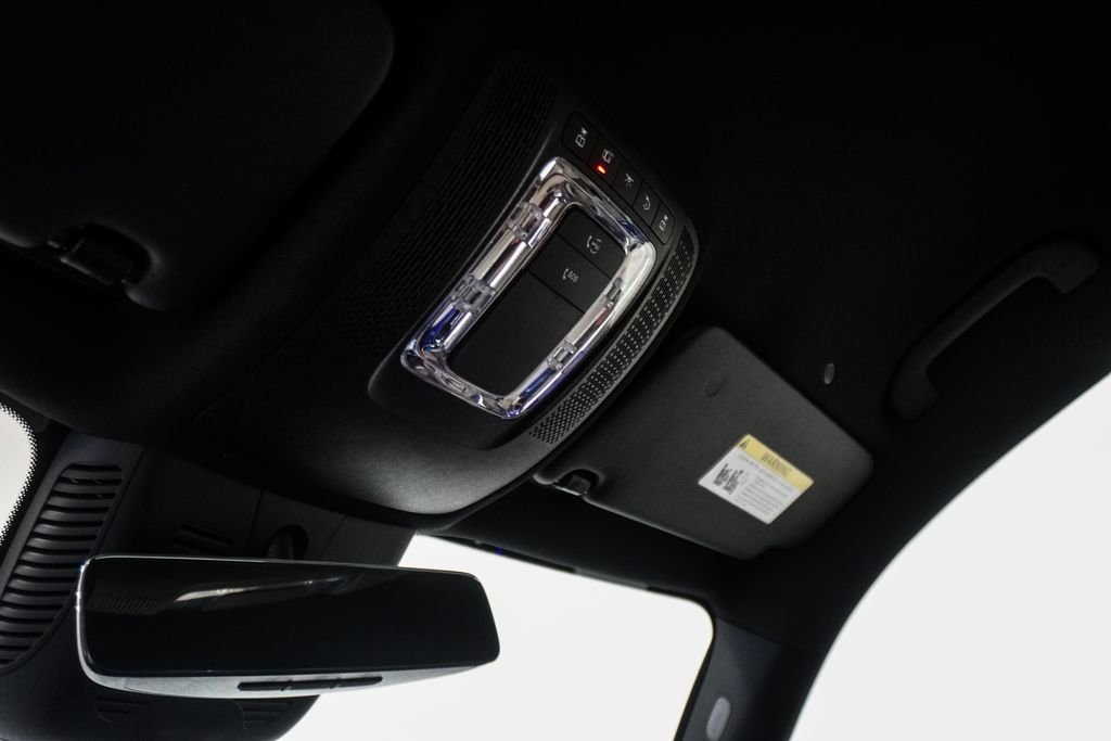 Used 2025 White Mercedes-Benz GLB 250 image 24