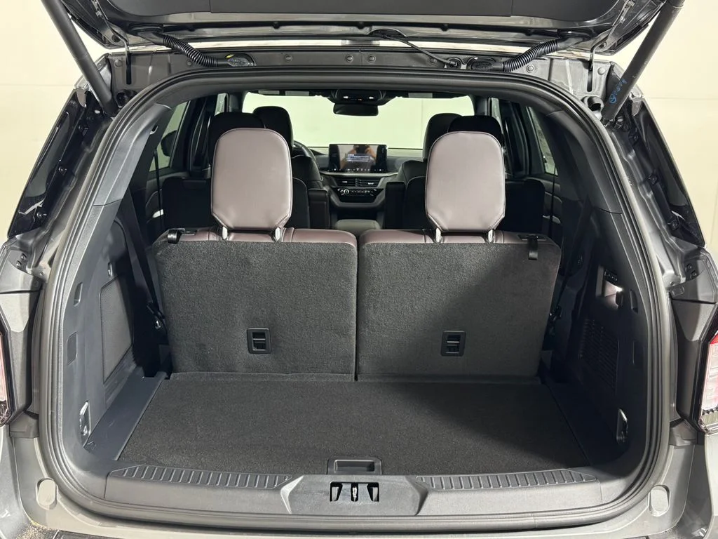 New 2026 Gray Ford Platinum image 33