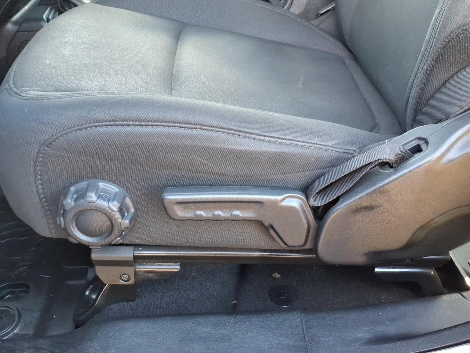Used 2021 Billet Silver Metallic Clearcoat Jeep Sport image 19