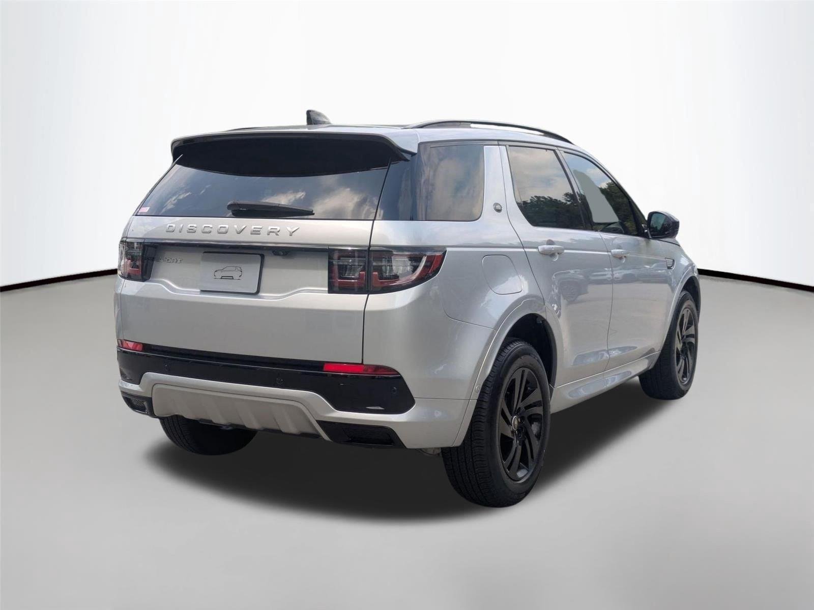 Used 2025 Hakuba Silver Metallic Land Rover S image 5