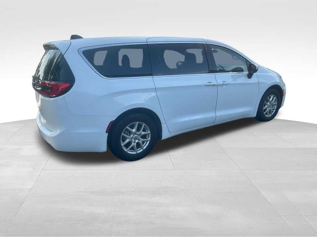 Used 2023 White Chrysler Touring L image 23