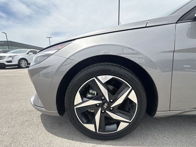 Used 2023 Silver Hyundai SEL image 10