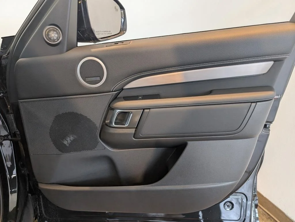 New 2026 Santorini Black Land Rover  image 34