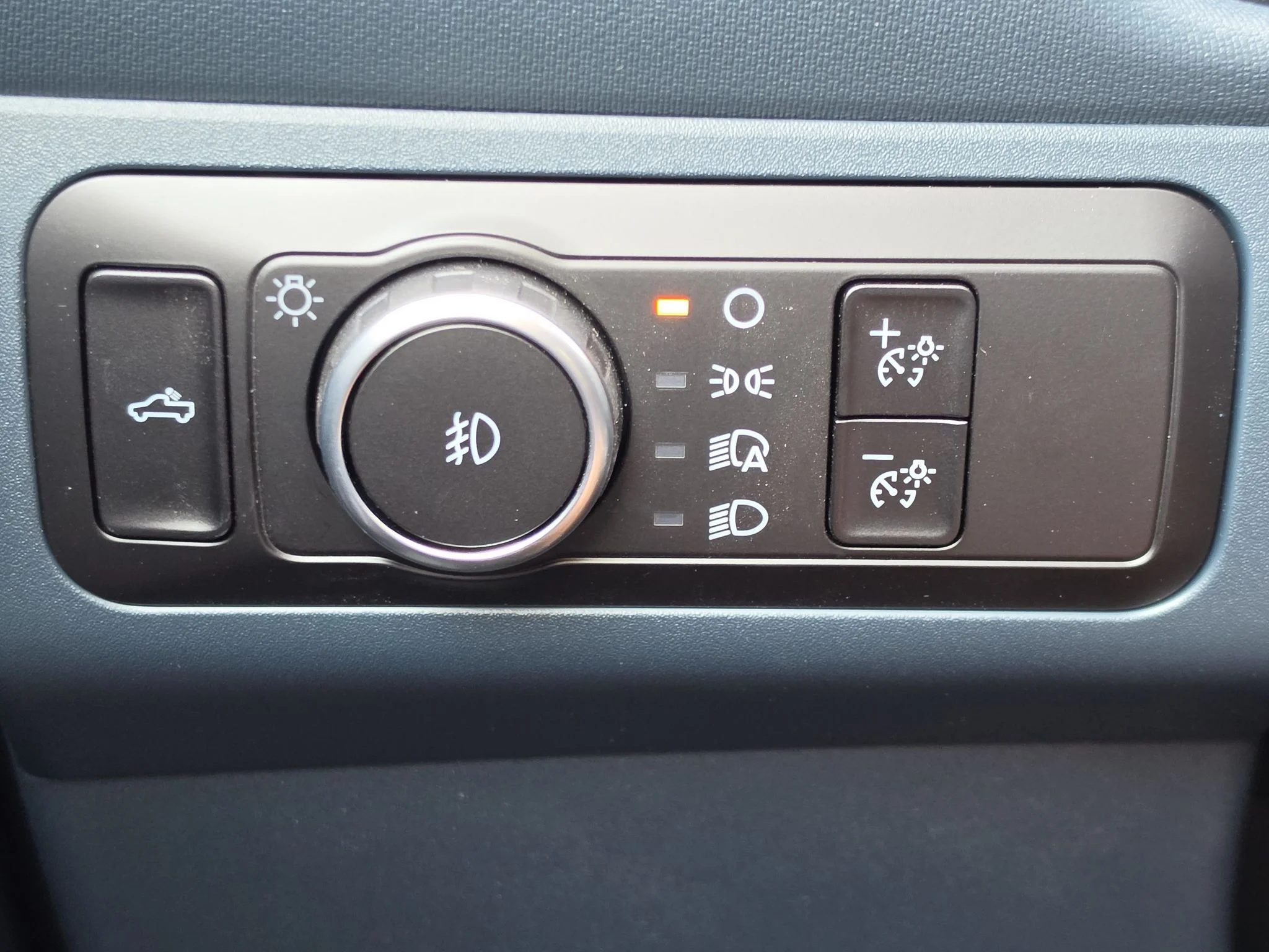 New 2026 Carbonized Gray Metallic Ford Lobo™ image 13