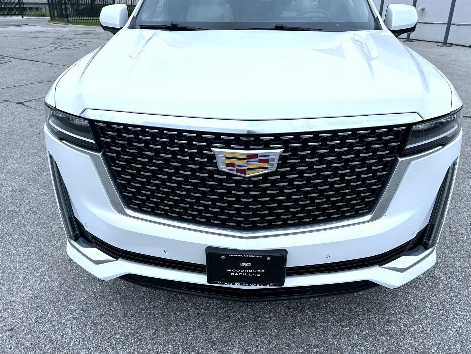 Used 2021 CRYSTAL WHITE TRICOAT Cadillac Premium Luxury image 9