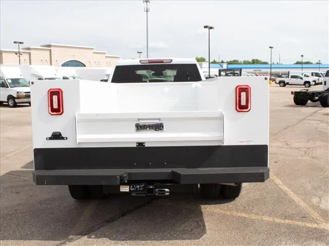 2025 GMC Sierra 3500 Chassis Cab Pro - Photo 21