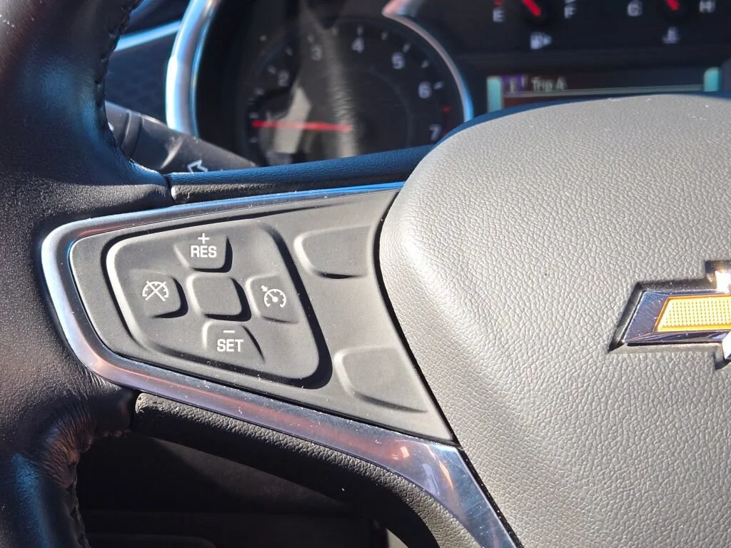 Used 2018 Gray Chevrolet LT image 25