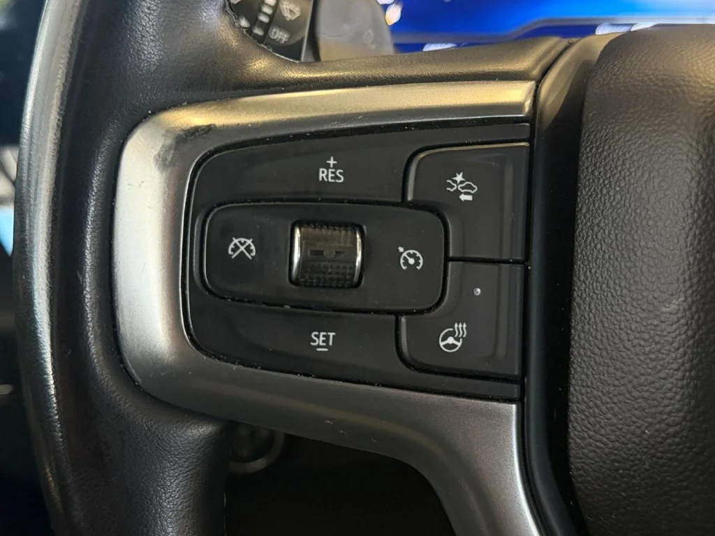 Used 2023 IRIDESCENT PEARL TRICOAT Chevrolet LTZ image 33