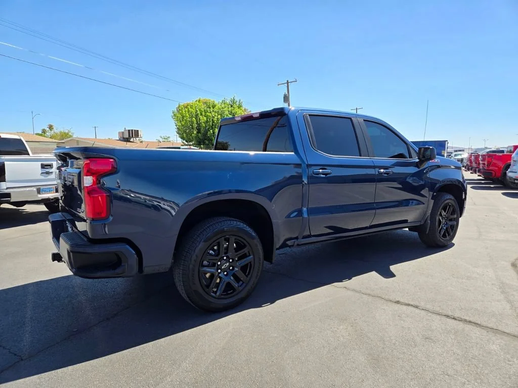 Used 2022 Northsky Blue Metallic Chevrolet RST image 6