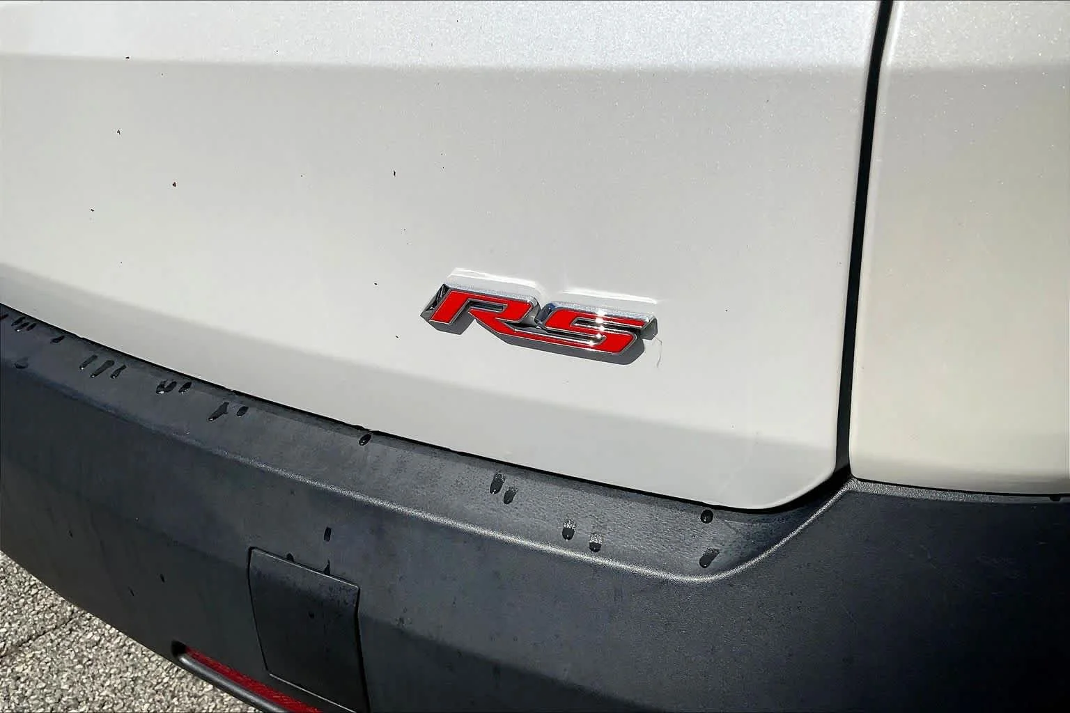 Used 2023 Iridescent Pearl Tricoat Chevrolet RS image 19