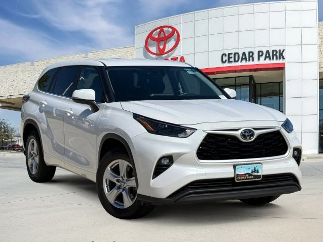 2024 Toyota Highlander LE