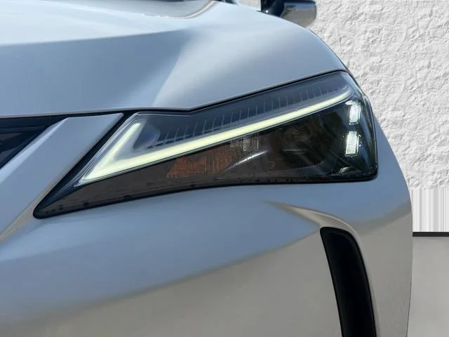 Used 2023 White Pearl Lexus UX 250h Premium image 9