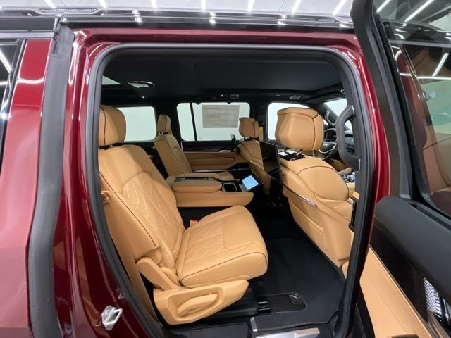 New 2026 Velvet Red Pearl-Coat Exterior Paint Jeep Summit Reserve image 26
