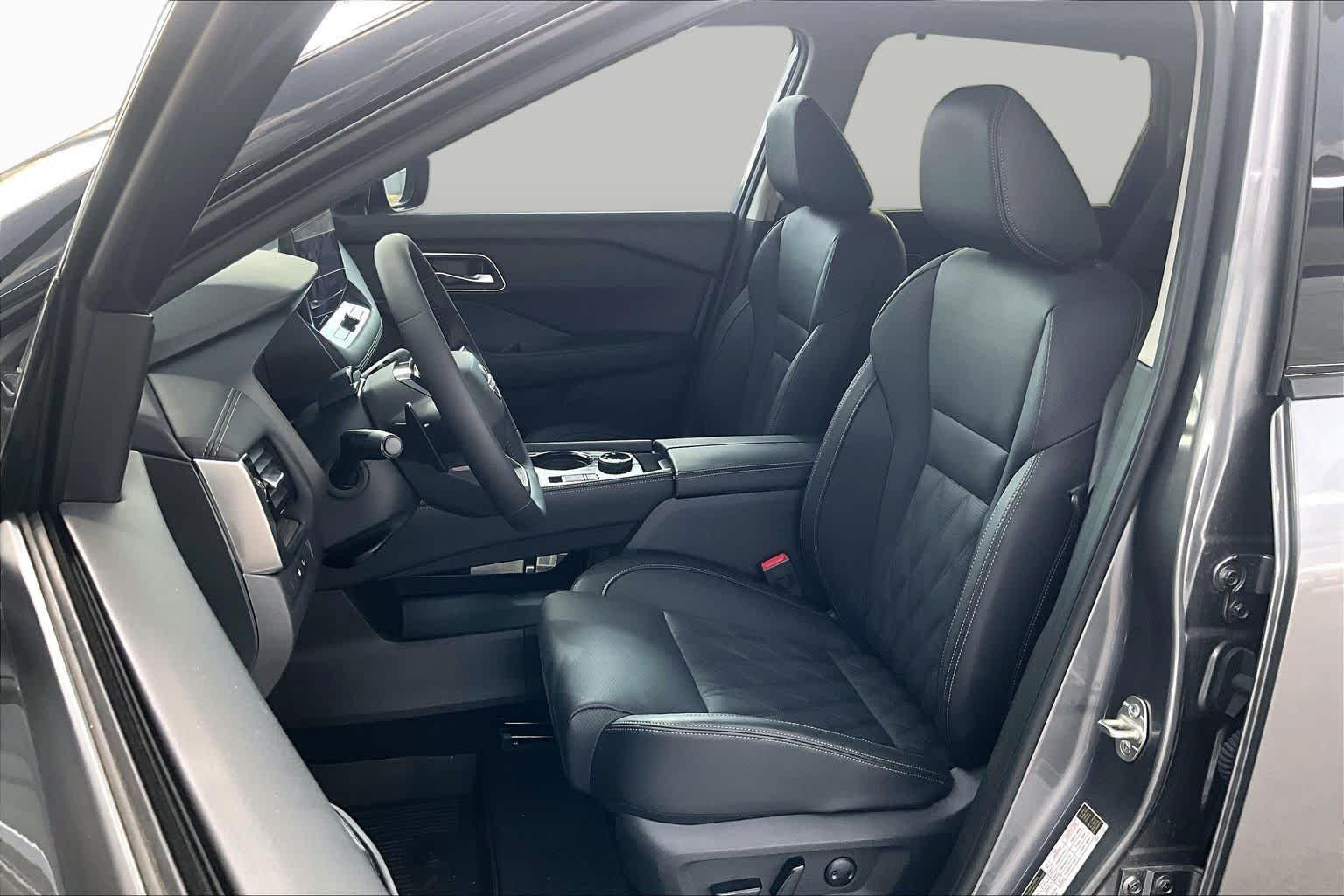 2026 Nissan Rogue Platinum - Photo 15