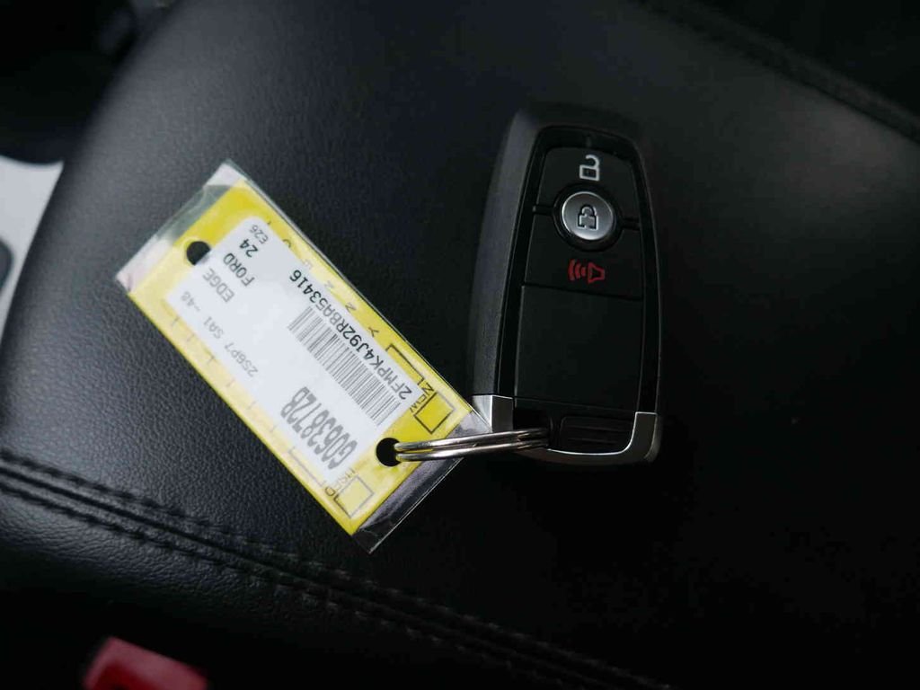 Used 2024 Blue Ford SEL image 30