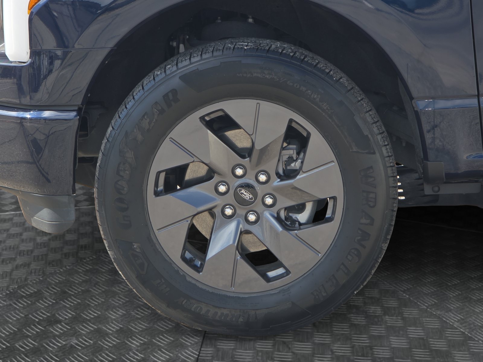 Used 2024 Blue Ford Lariat image 9