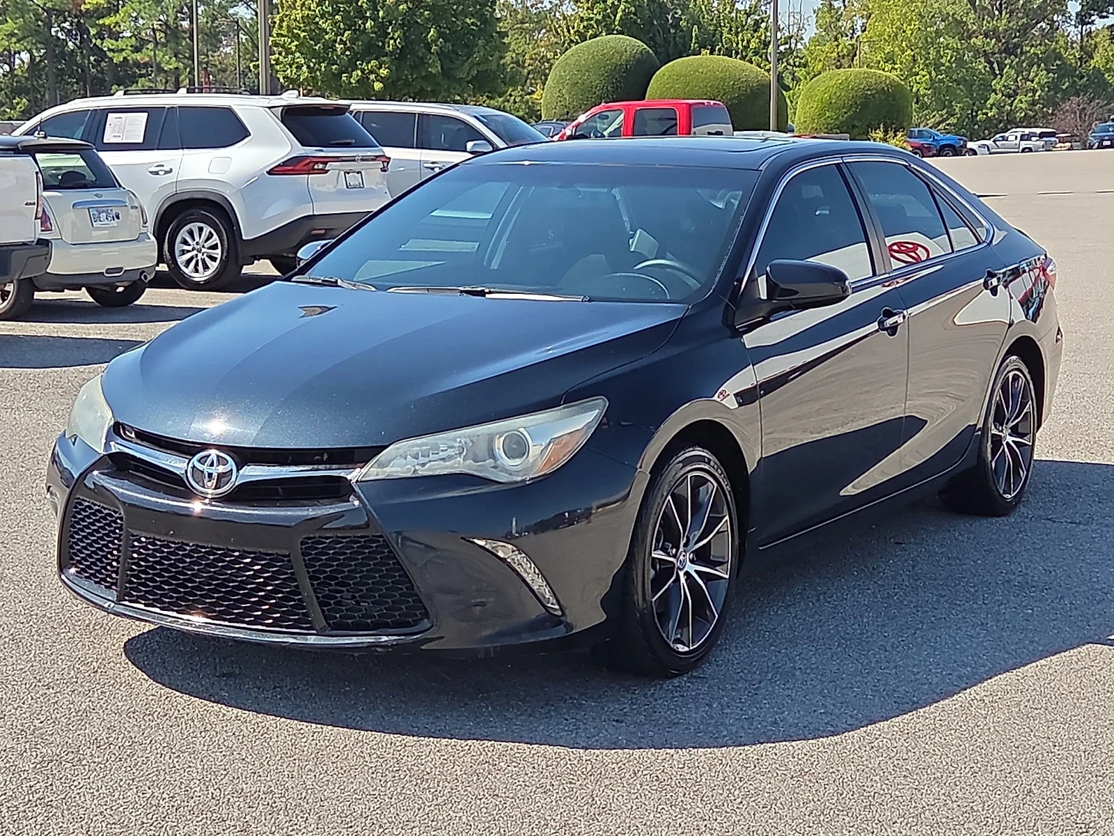 Used 2015 Toyota Camry XSE with VIN 4T1BF1FK9FU910846 for sale in Rogers, AR