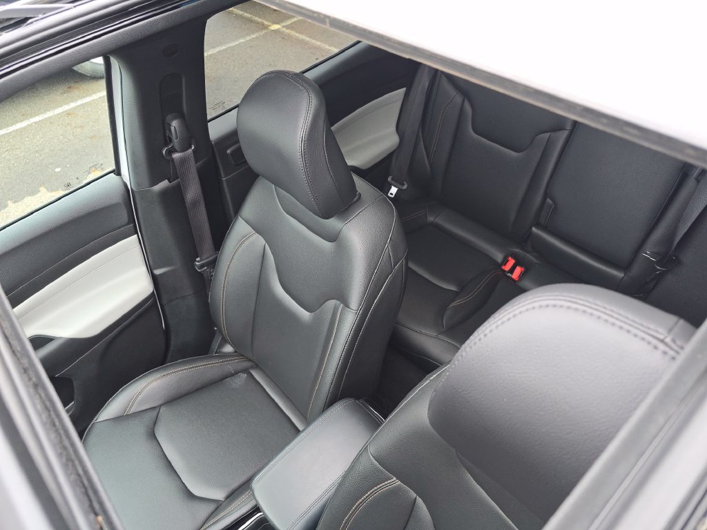 Used 2024 White Jeep Limited image 22