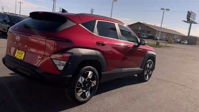 Used 2025 Red Hyundai SEL image 9