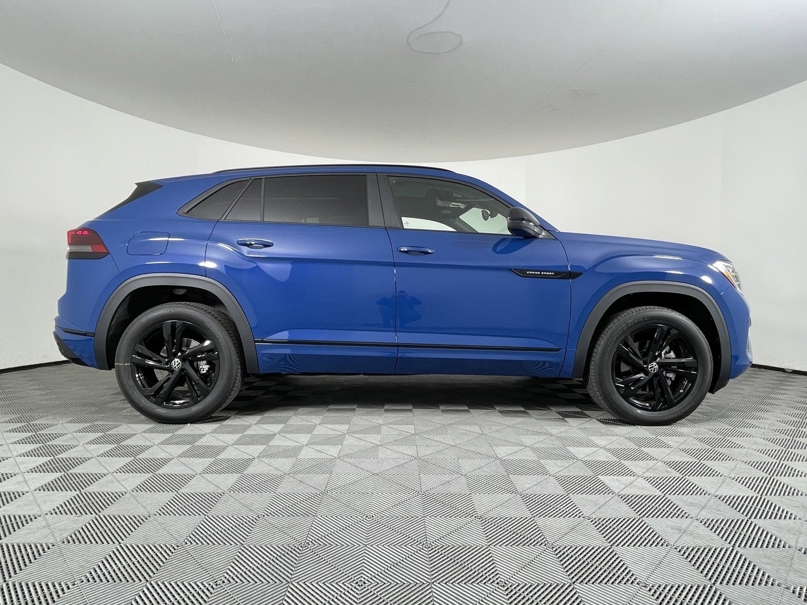 2025 Volkswagen Atlas Cross Sport SEL R-LINE - Photo 11