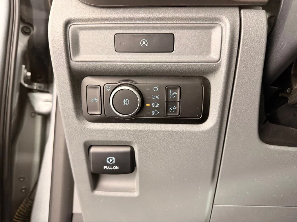 Used 2025 Silver Ford XLT image 22