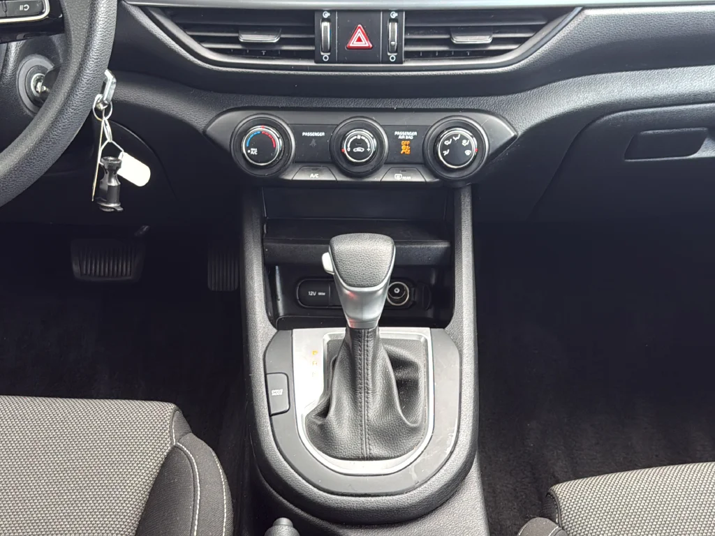 Used 2023 Red Kia LXS image 33
