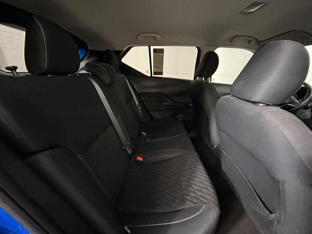 Used 2022 Blue Nissan S image 17