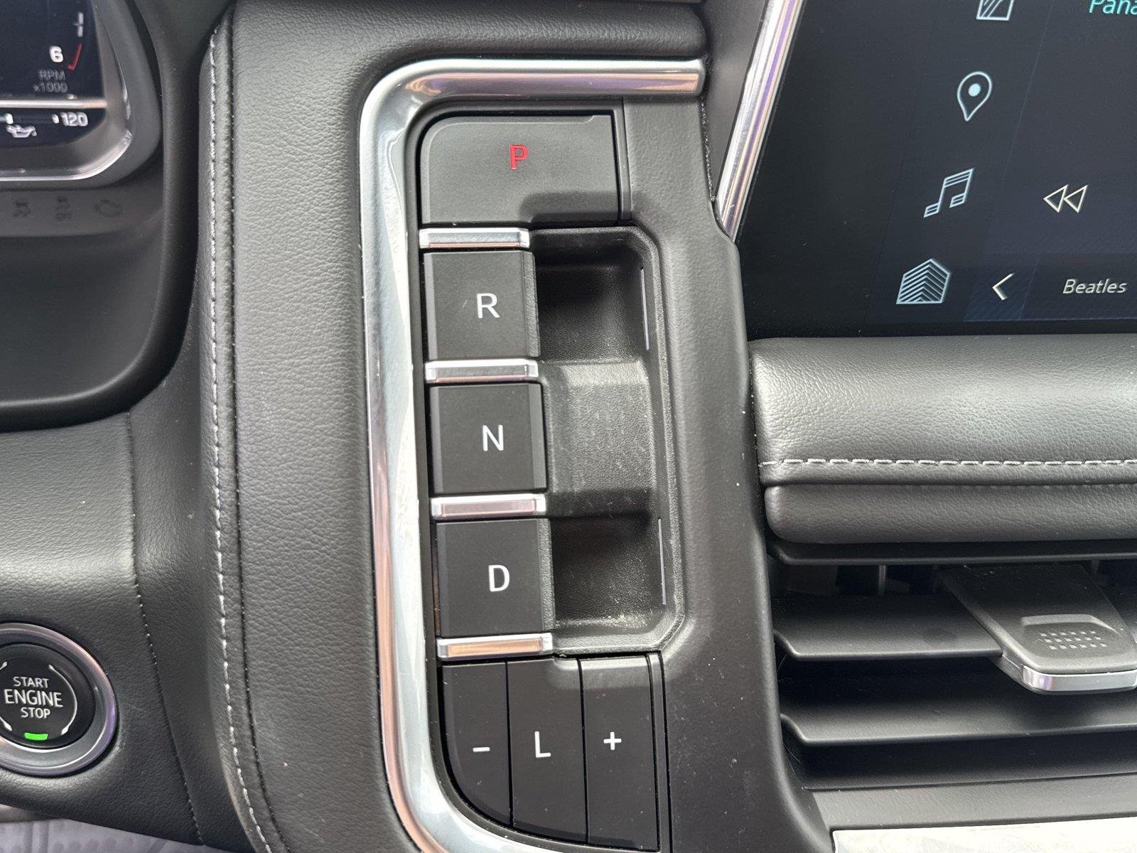 Used 2022 SUMMIT WHITE Chevrolet Z71 image 27