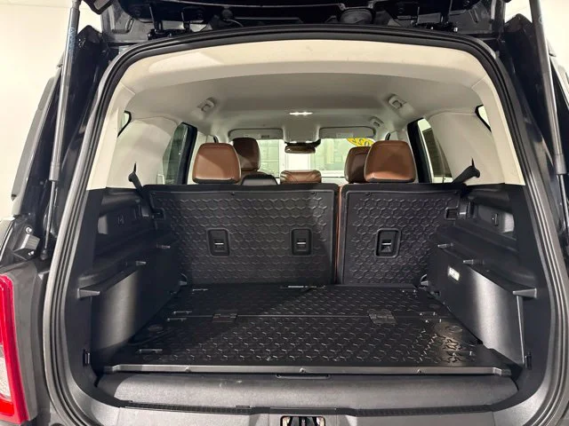 Used 2022 Black Ford Outer Banks image 8