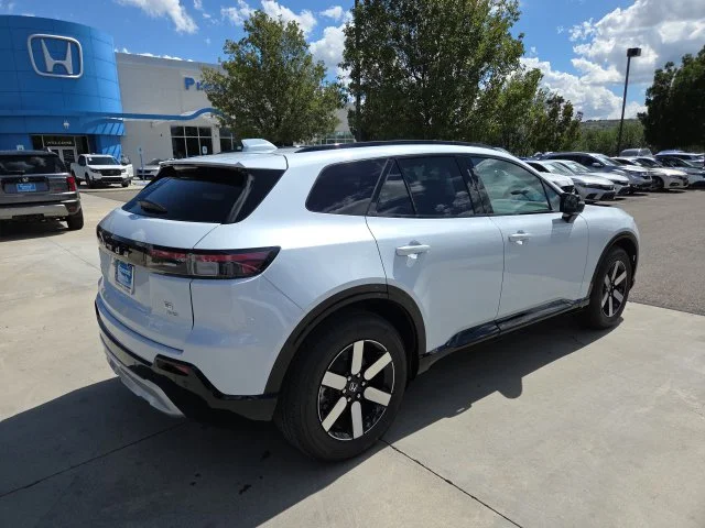 New 2026 Frostline White Pearl Honda Touring image 3