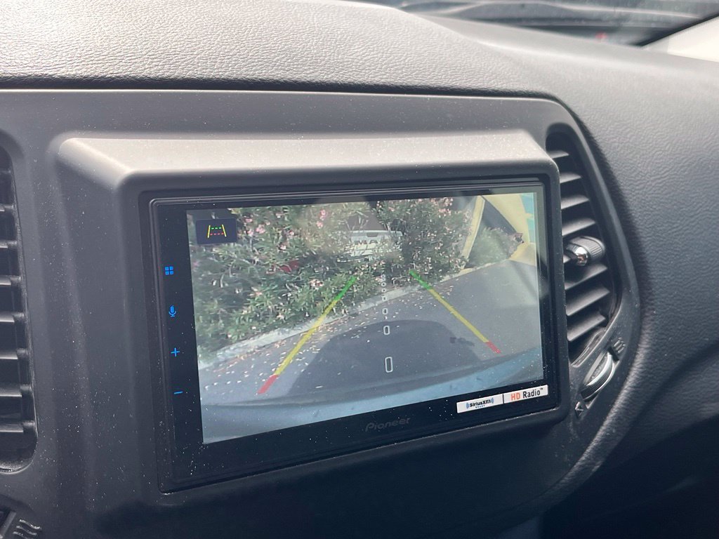 Used 2020 Silver Jeep Altitude image 13