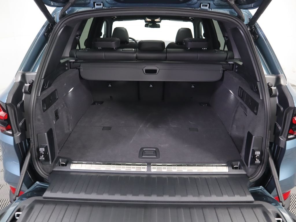 Used 2026 Blue BMW xDrive50e image 31