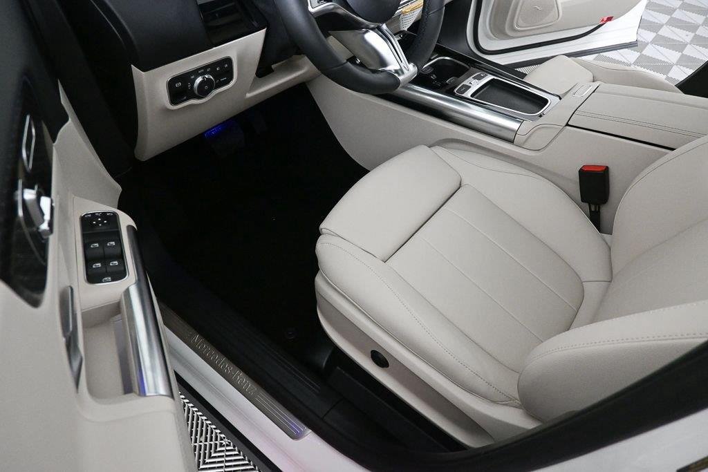 New 2026 Polar White Mercedes-Benz GLA 250 image 8